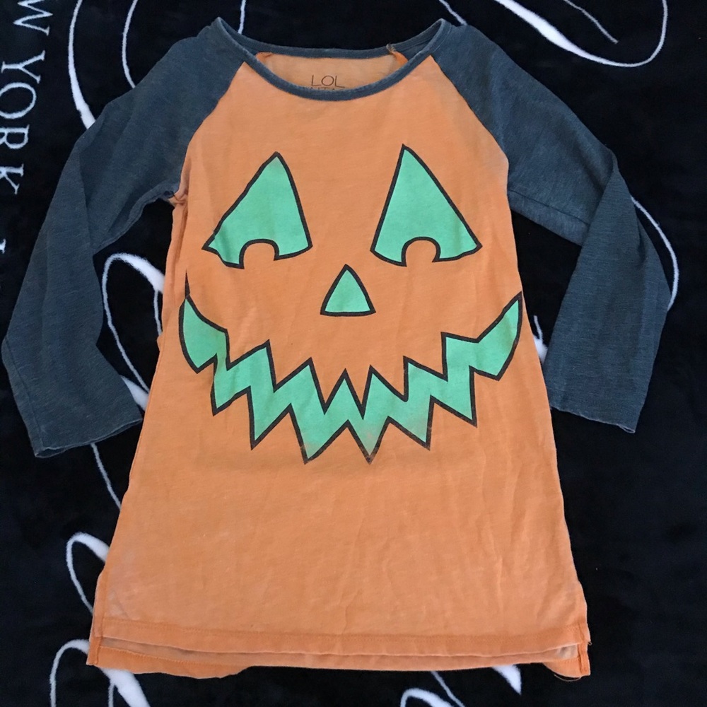 Jack-o-lantern’s face shirt